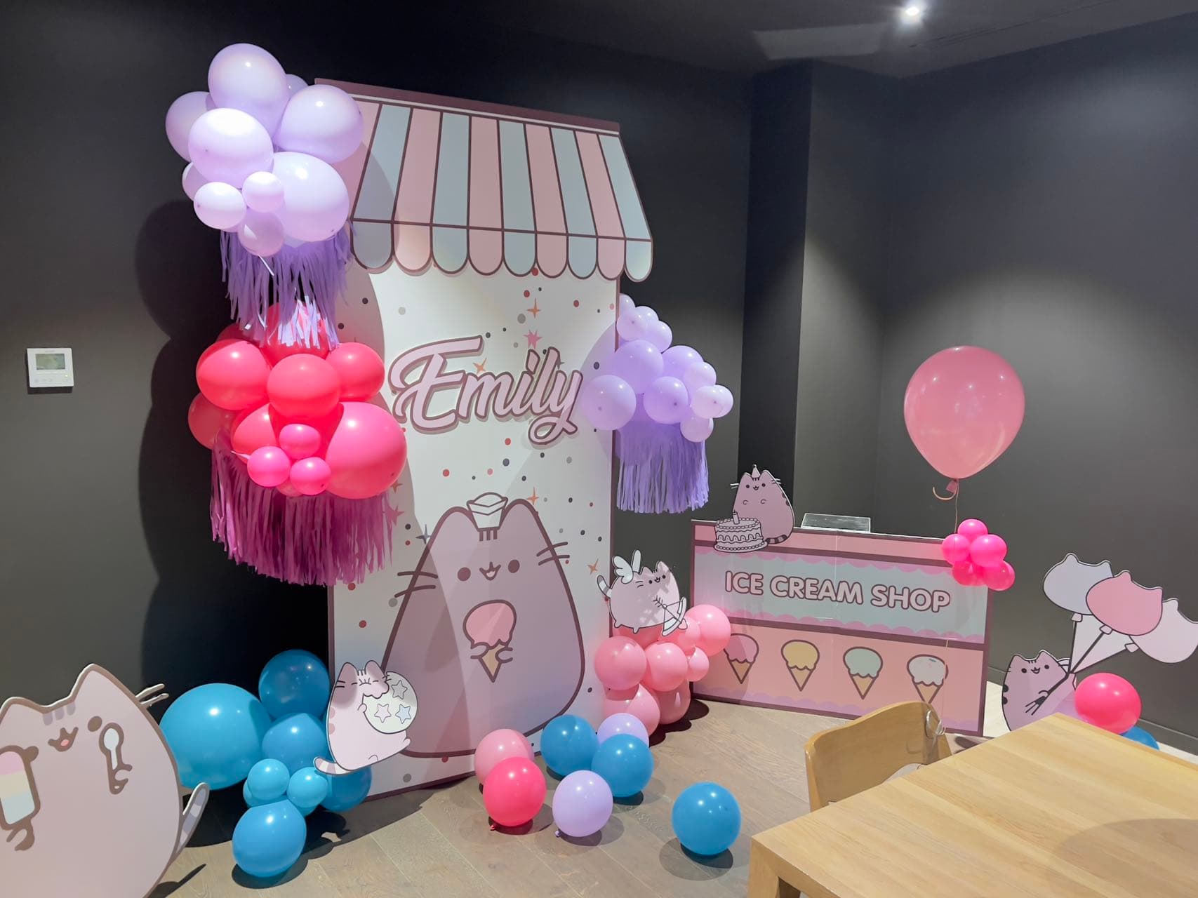 Pusheen and ice cream themed party